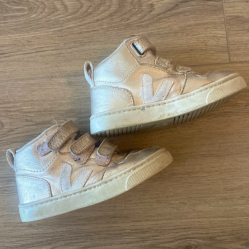 VEJA Kids' V-10 Chromefree™ Sneaker